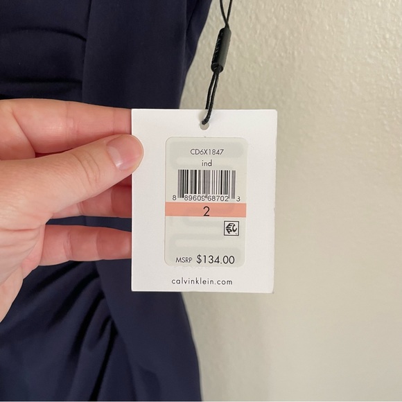 Calvin Klein Sheath Dress Gathered Side Detail Navy Size 2 NWT - Picture 8 of 11